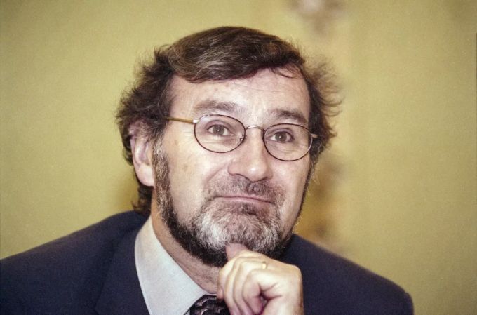 Roger Blum kann die Kritik an dem Dokumentarfilm grösstenteils nicht nachvollziehen. Dennoch gibt er Not Carl in drei Punkten recht. Roger Blum