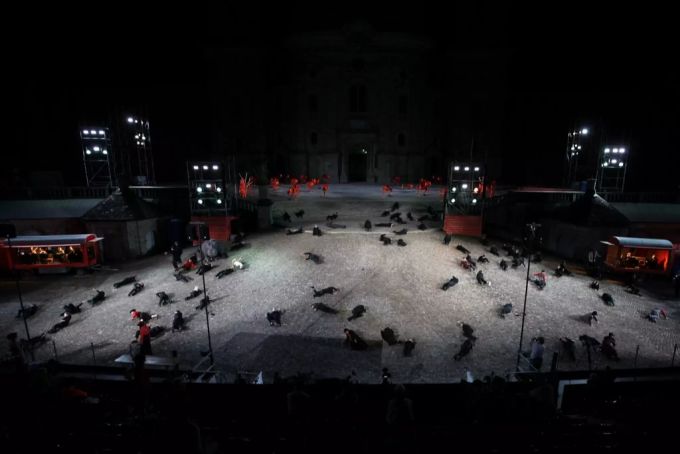 Ein Szenenbild des Welttheaters 2013 in Einsiedeln. Welttheater 2013