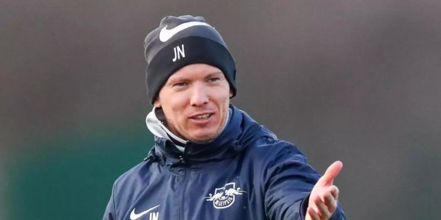 Leipzigs Trainer Julian Nagelsmann bat seine Spieler wieder zu Training. Foto: Jan Woitas/dpa-Zentralbild/dpa