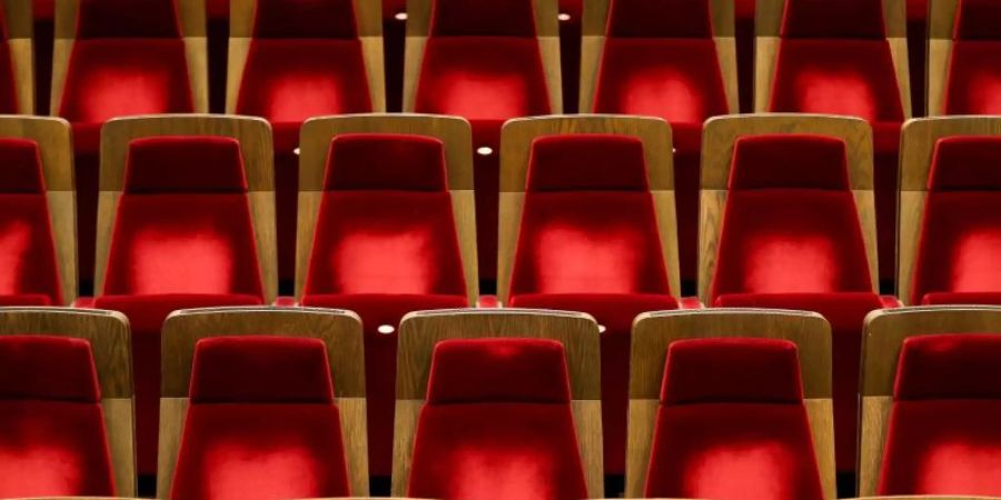 Blick auf leere Sitzplätze im Gewandhaus zu Leipzig. Foto: Jan Woitas/dpa-Zentralbild/dpa