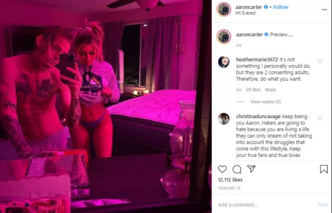 Aaron Carter und seine Ex-Flamme Melanie. Aaron Carter