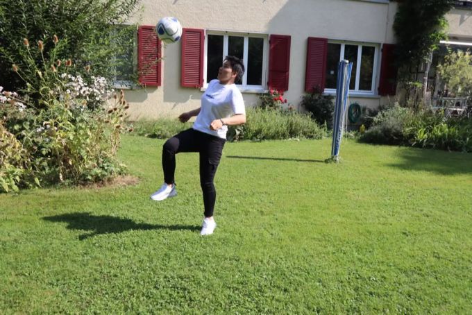 Armisa spielte in Afghanistan in einem Fussballverein. Jetzt sorgt sie sich um ihre ehemaligen Team-Kolleginnen – sie könnten an die Taliban verraten werden. Taliban