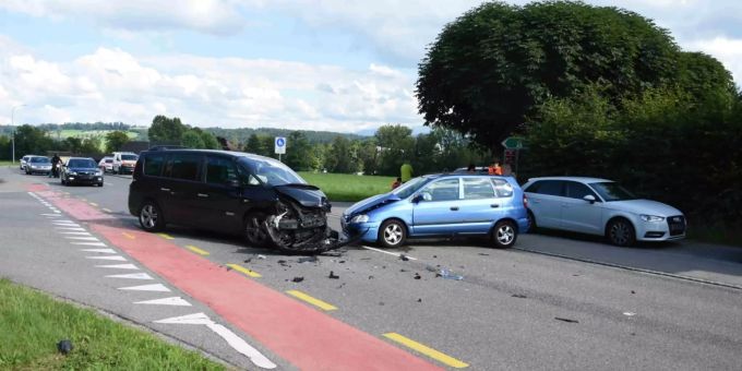 Verkehrsunfall in Oberbüren fordert zwei Verletzte.