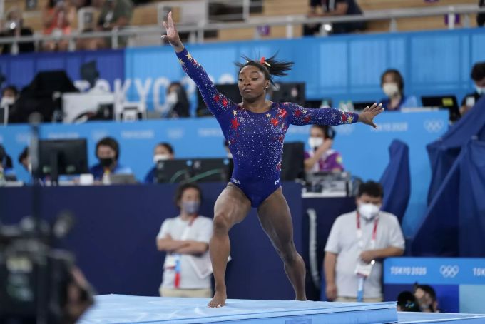 Simone Biles fällt im Team-Final bei Olympia 2021 aus. Simone Biles Olympia 2021