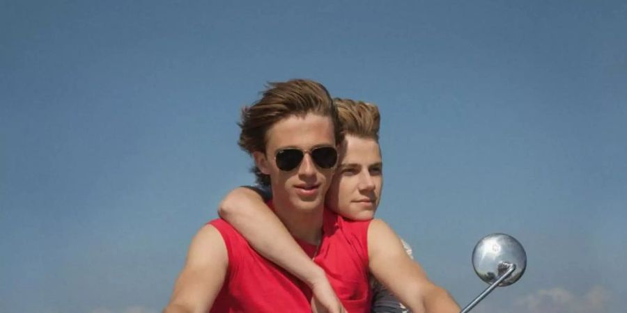Alexis (Felix Lefebvre) und David (Benjamin Voisin) geniessen einen unbeschwerten Sommer. Foto: Wild Bunch/dpa