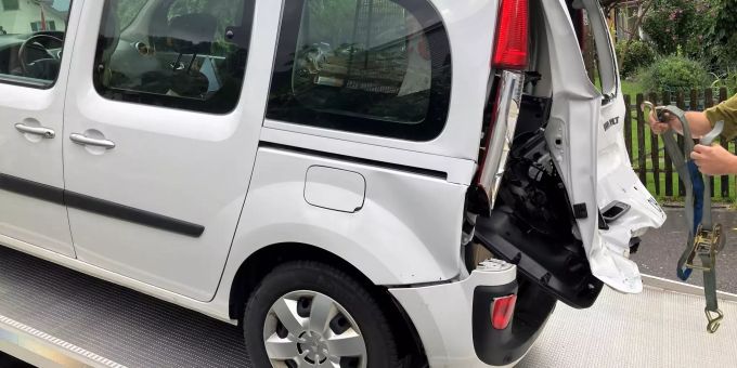 An den Fahrzeugen entstand Sachschaden. Unfall