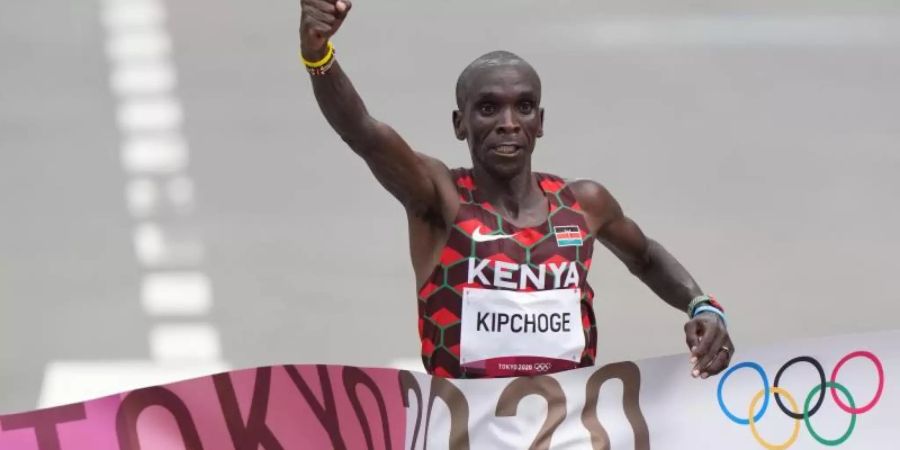 Der Kenianer Eliud Kipchoge gewann souverän den olympischen Marathon. Foto: Ju Huanzong/XinHua/dpa