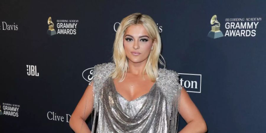 Bebe Rexha wurde bei einem Konzert kürzlich im Gesicht von einem Wurfgegenstand getroffen.