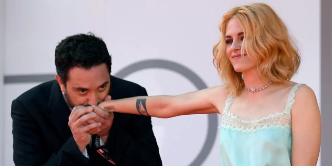 Kirsten Stewart mit Regisseur Pablo Larrain. Denis Villeneuve