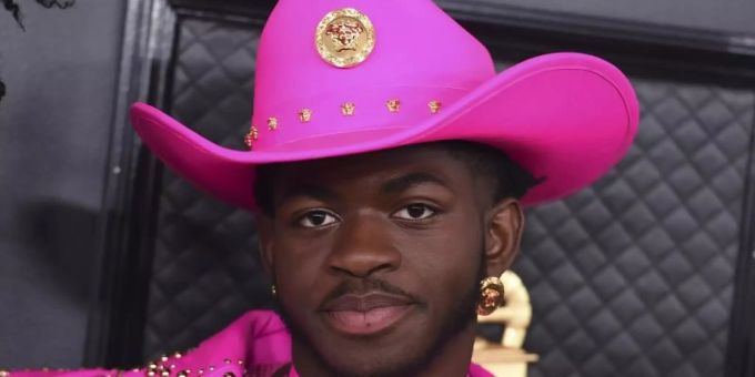 Lil Nas X erzählt von seiner neuen Beziehung. Foto: Jordan Strauss/AP/dpa Lil Nas X erzählt von seiner neuen Beziehung. Foto: Jordan Strauss/AP/dpa