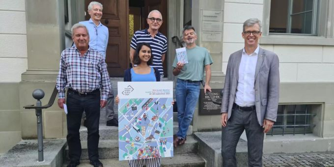 Informieren über die Frauenfelder Kulturtage 2021 (von links): Beni Pfister (Konzertgemeinde Frauenfeld), Bernhard Bertelmann (Kantonsbibliothekar), Tabitha Munagapati (Amt für Kultur), Otmar Dossenbach (Kunstverein Frauenfeld), Christof Stillhard (Leiter Amt für Kultur) und Stadtpräsident Anders Stokholm.