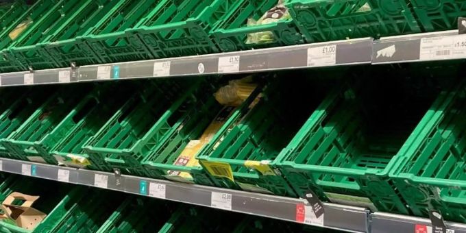 Leere Regale in einem Co-op-Supermarkt in Battersea, Südlondon. grossbritannien