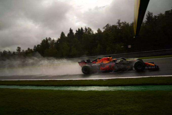Der Regen verunmöglicht ein richtiges Rennen beim GP von Belgien. Spa