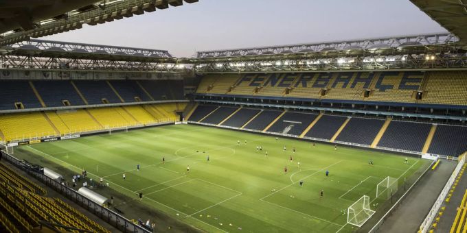 Das Şükrü-Saracoğlu-Stadium, die Heimatstätte von Fenerbahçe Istanbul. Fenerbahçe Istanbul