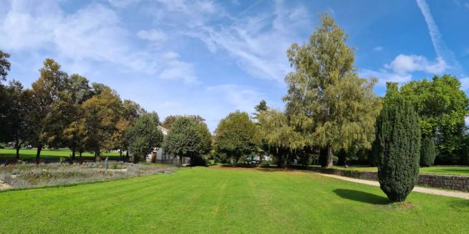 Der Rosengarten in Zofingen wird zu einem biodiversen Begegnungsort mit gemeinschaftlichem Nutz- und Naschgarten umgestaltet