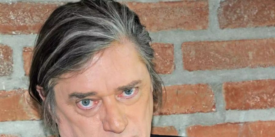 Seit 40 Jahren Avantgarde: Blixa Bargeld. Foto: Ursula Düren/dpa