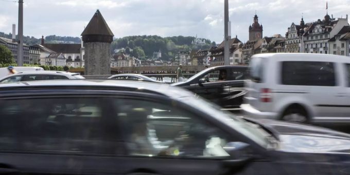Tägliche Verkehrsüberlastung rund um das Seebecken in der Stadt Luzern. Luzern
