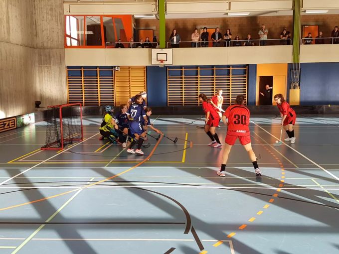 Die Damen der 1. Liga in Aktion. UHC Trimbach Unihockey