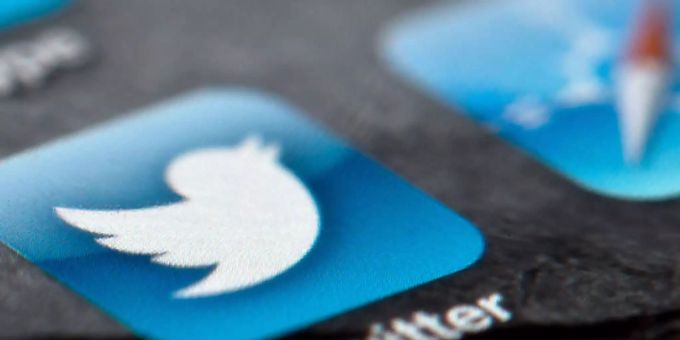 ARCHIV - Das Display eines Smartphones mit dem Icon des Kurznachrichtendienstes Twitter. Foto: Soeren Stache/dpa ARCHIV - Das Display eines Smartphones mit dem Icon des Kurznachrichtendienstes Twitter. Foto: Soeren Stache/dpa