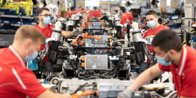 Autoproduktion bei Porsche Autoproduktion bei Porsche