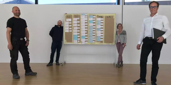Das Team «Kreuzlingen hilft»: Paul Sommer, Anette Engljähringer (hinten), Stefan Luginbühl, Leiter Dienstleistungszentrum, und Stadtrat Markus Brüllmann.