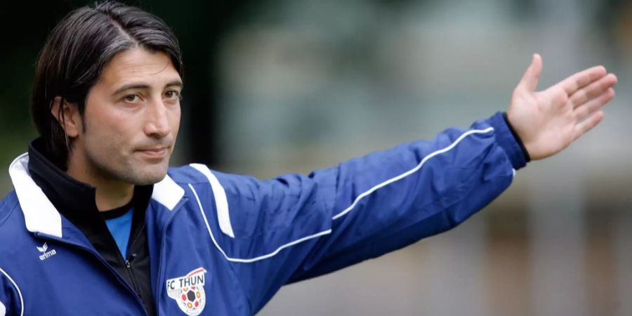 Murat Yakin lancierte seine Trainerkarriere bei den Profis 2009 beim FC Thun.