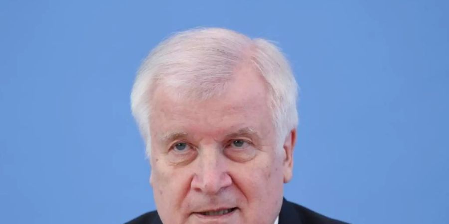 Bundesinnenminister Horst Seehofer (CSU) drängt auf eine Lösung. Foto: Fabrizio Bensch/Reuters-Pool/dpa