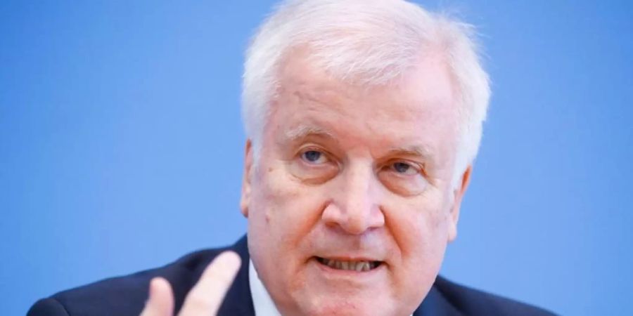 Horst Seehofer (CSU) ist als Bundesinnenminister auch für den Sport zuständig. Foto: Hannibal Hanschke/Pool/Reuters/dpa