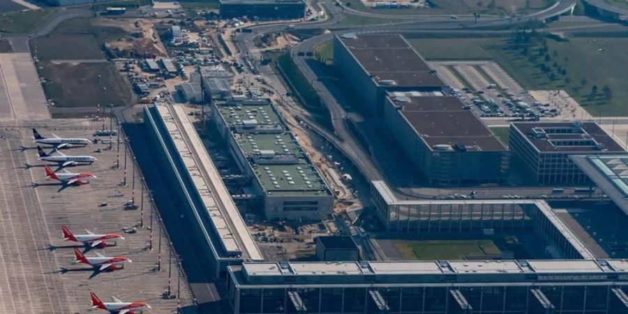 Blick auf den künftigen Hauptstadtflughafen BER. Foto: Tino Schöning/dpa-Zentralbild/dpa