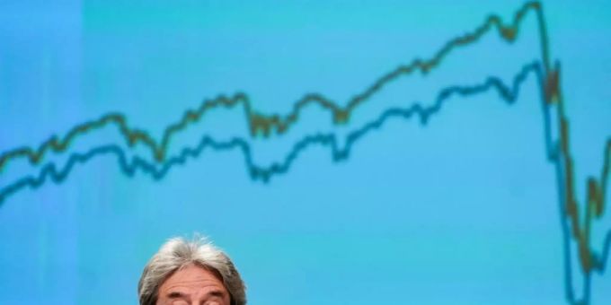 Paolo Gentiloni, Wirtschaftskommissar der EU, auf einer Pressekonferenz. Die EU-Kommission sprach in Brüssel bei der Vorlage ihrer Prognose von einer Rezession historischen Ausmasses. Foto: Kenzo Tribouillard/AFP Pool/AP/dpa Paolo Gentiloni, Wirtschaftskommissar der EU, auf einer Pressekonferenz. Die EU-Kommission sprach in Brüssel bei der Vorlage ihrer Prognose von einer Rezession historischen Ausmasses. Foto: Kenzo Tribouillard/AFP Pool/AP/dpa