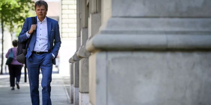 Die GLP um Präsident Jürg Grossen, fordert vom Bunderat weitere Massnahmen rund um das Thema der Gleichstellung. Jürg Grossen Bundesrat