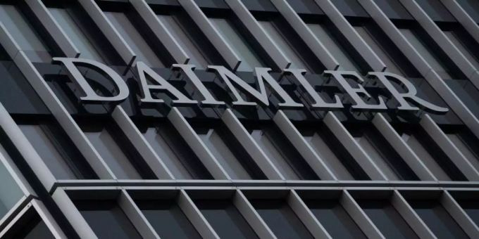 Stuttgart - Daimler kämpft mit Personaleinsparung gegen Krise