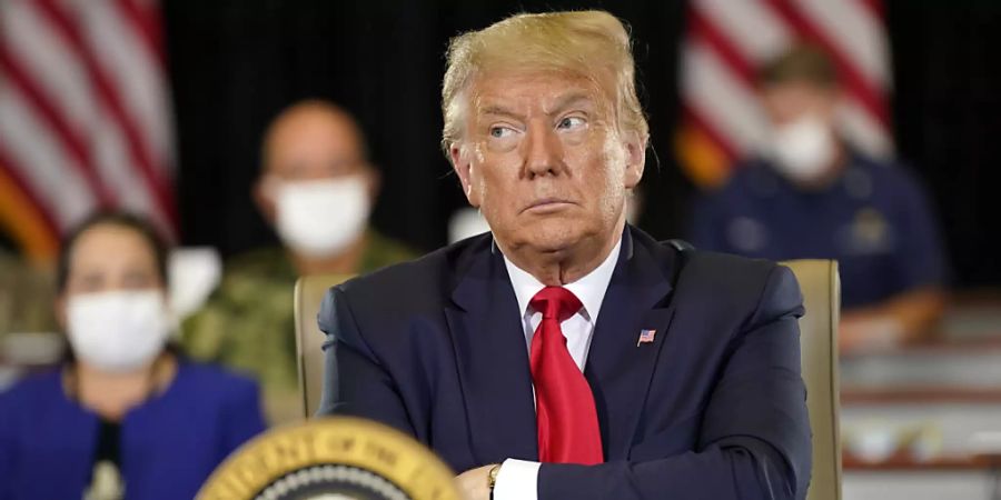 ARCHIV - Die andauernde Corona-Krise setzt US-Präsident Donald Trump unter Druck. Foto: Evan Vucci/AP/dpa