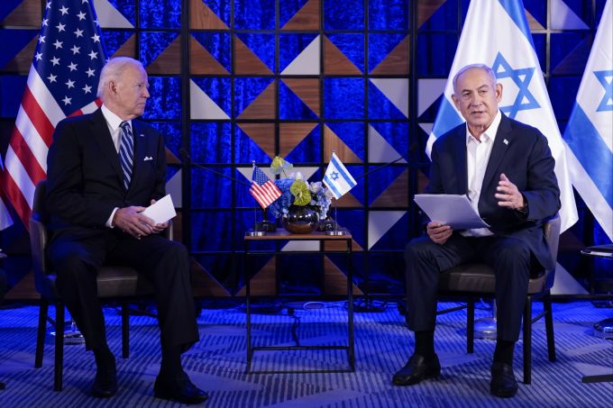Joe Biden scheint sich bei seinem Israel-Besuch vorerst von den Argumenten Netanjahus überzeugen zu lassen. Biden Israel Palestinians