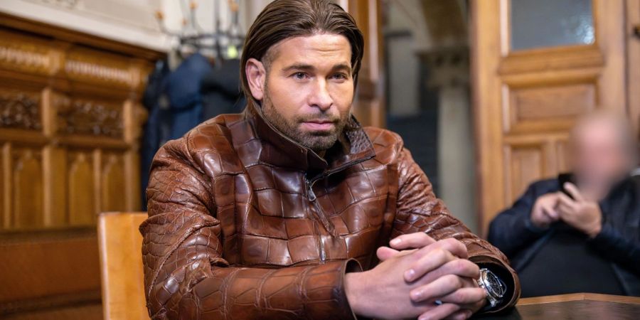 Tim Wiese will vor Gericht das von seinem Ex-Club Werder Bremen gegen ihn verhängte Stadionverbot abwenden.