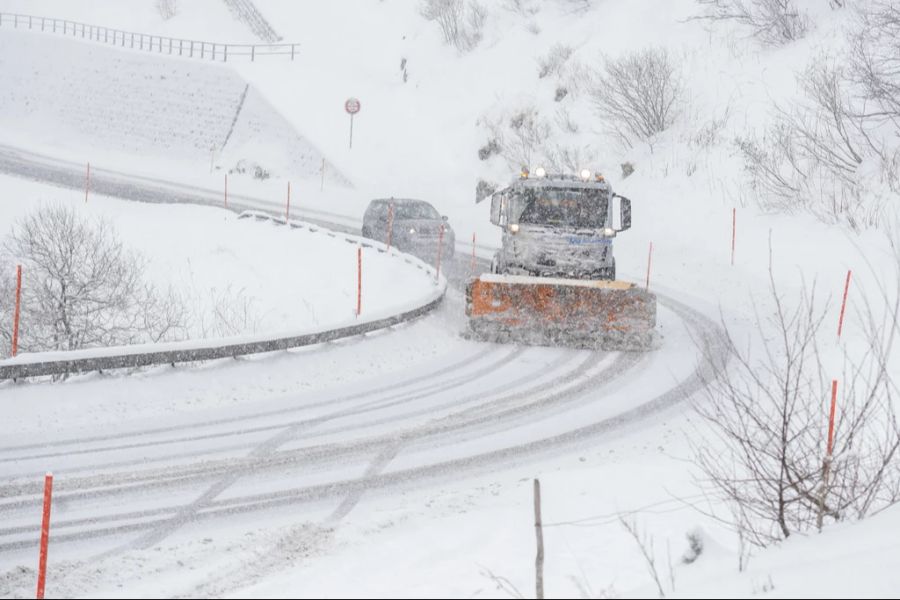 Der Bund warnt vor erheblicher Schnee-Gefahr am Donnerstag.