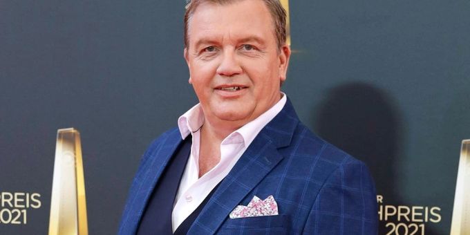 Hape Kerkeling gehört zu den beliebtesten Entertainern in Deutschland. hape kerkeling
