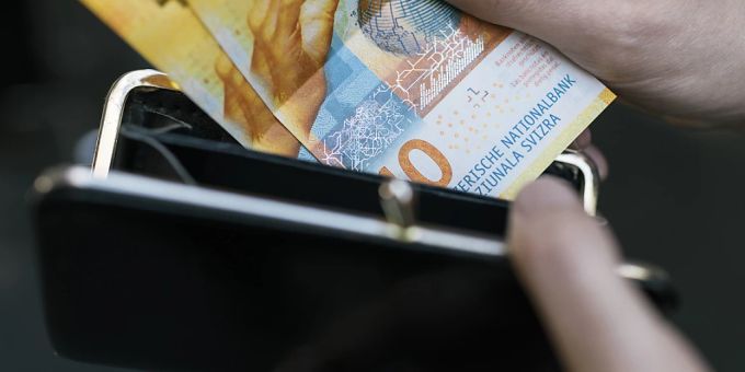 Die Ständeratskommission verlangt ab 2026 proportionale Kürzungen in wachstumsstarken Bereichen. (Archivbild) Nebentätigkeiten