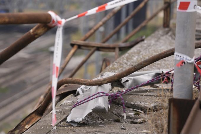 Überreste der Leitplanke bei dem Busunglück in Venetien. Leitplanke