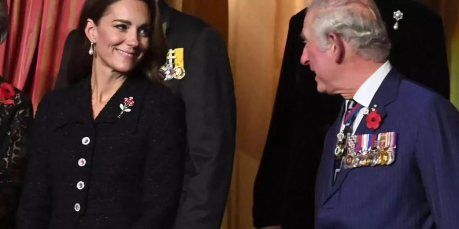 Prinzessin Kate und King Charles sollen durch den Krebs noch enger zusammen gerückt sein.