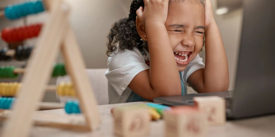 Bei Kindern, die unter starken Stresssymptomen leiden, können Adaptogene eventuell Abhilfe schaffen.
