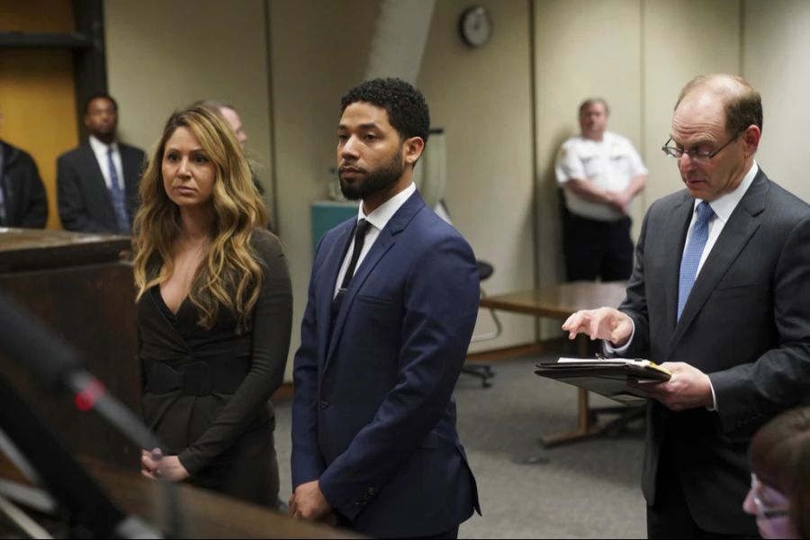 Ein ähnlicher Fall aus 2019: US-Schauspieler Jussie Smollet gab fälschlicherweise an, diverse Hassverbrechen in Chicago erlebt zu haben.