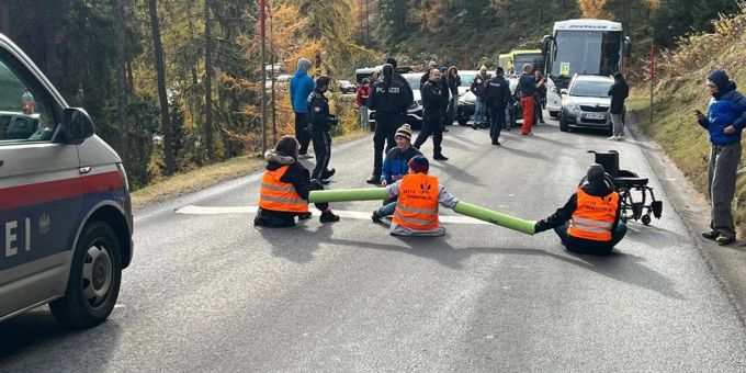 Chaos vor Ski-Auftakt - Klima-Aktivisten stören Sölden-Riesenslalom