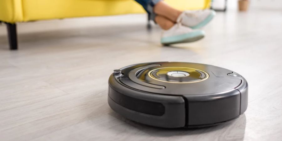 Roboter Boden Couch Füsse