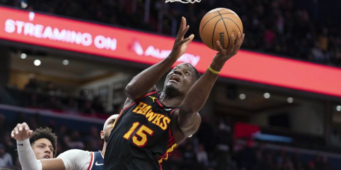 Clint Capela im Einsatz für die Atlanta Hawks in der NBA. NBA
