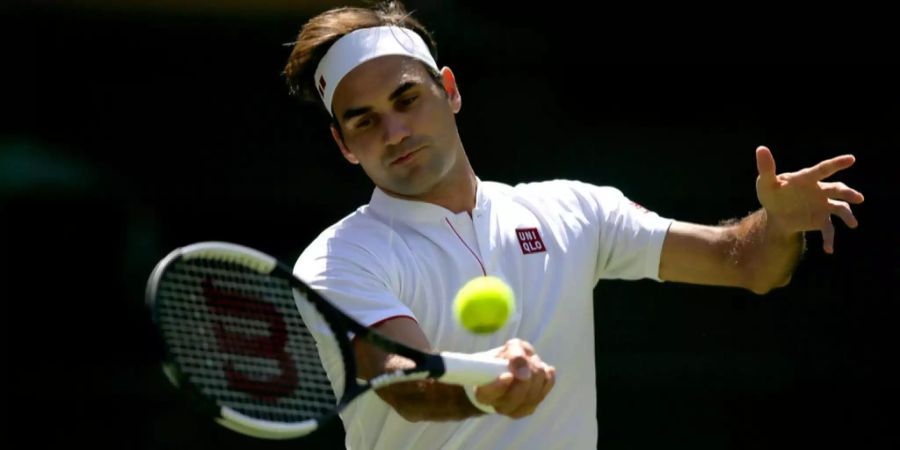 Auch mit Uniqlo auf der Brust spielt Federer grandios.