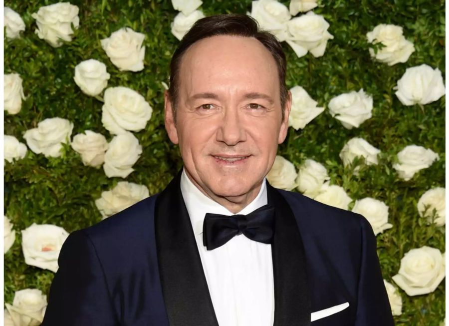 Kevin Spacey war einer der beliebtesten Schauspieler der Welt, dann warfen ihm Männer sexuelle Belästigung vor.