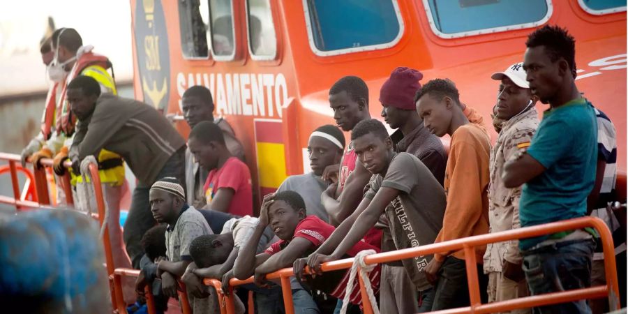 Zwar wählen Flüchtlinge vermehrt die Route über Spanien, dennoch wollen noch immer Tausende über die Balkanstaaten einreisen.