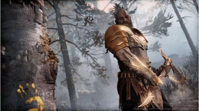 Dies ist das bisher grösste Update für «God of War». Es erscheint exakt vier Monate nach der ursprünglichen Veröffentlichung Kratos steht mit einer Axt in der Hand vor einem Baum. Auf diesem Baum ist ein Handabdruck zu sehen.