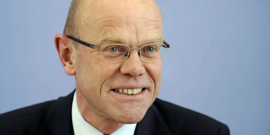 Der VW-Konzern beurlaubt seinen Generalbevollmächtigten Thomas Steg.